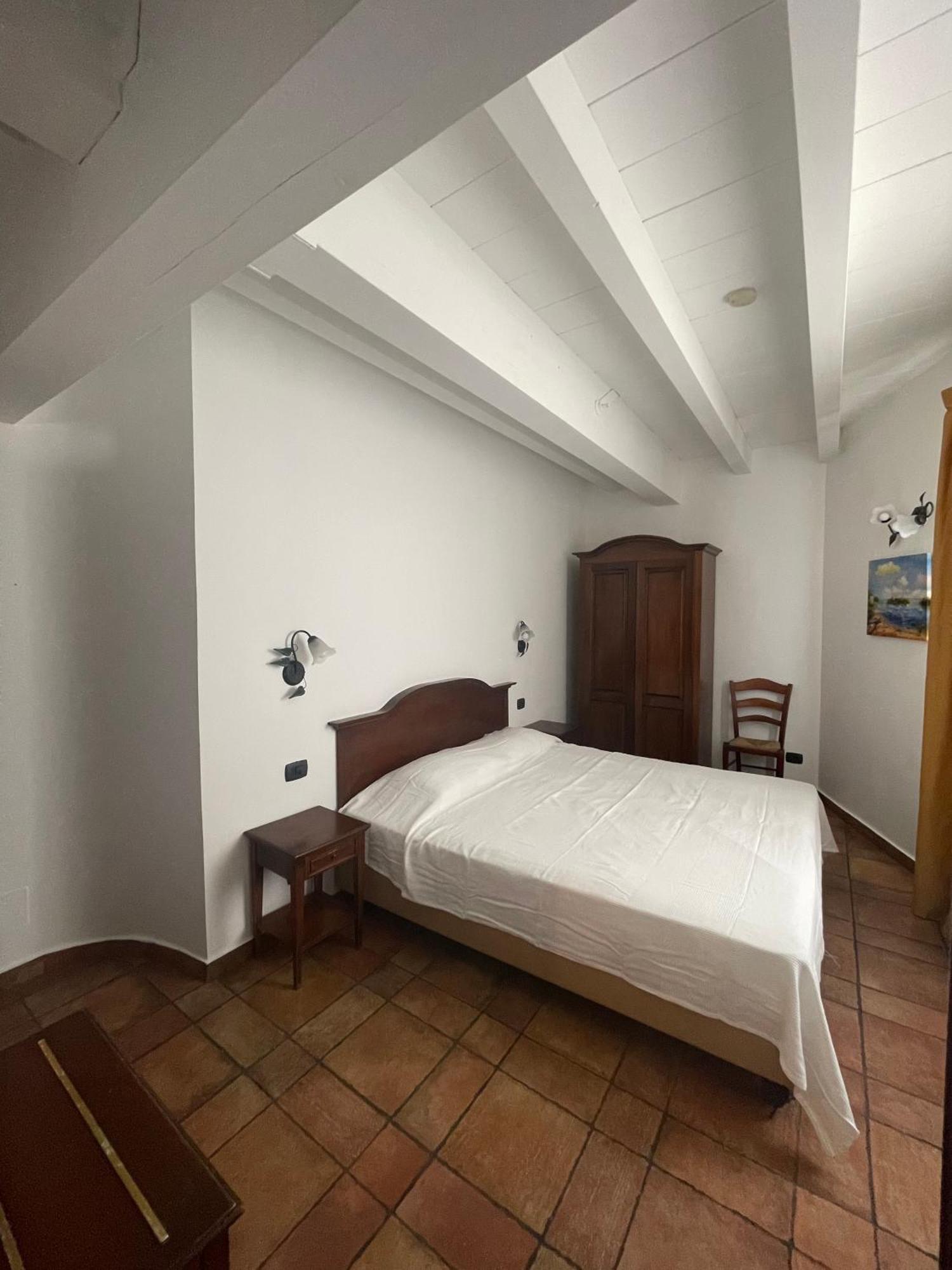 Hotel Capomulini 3 Stelle Acireale Exterior photo