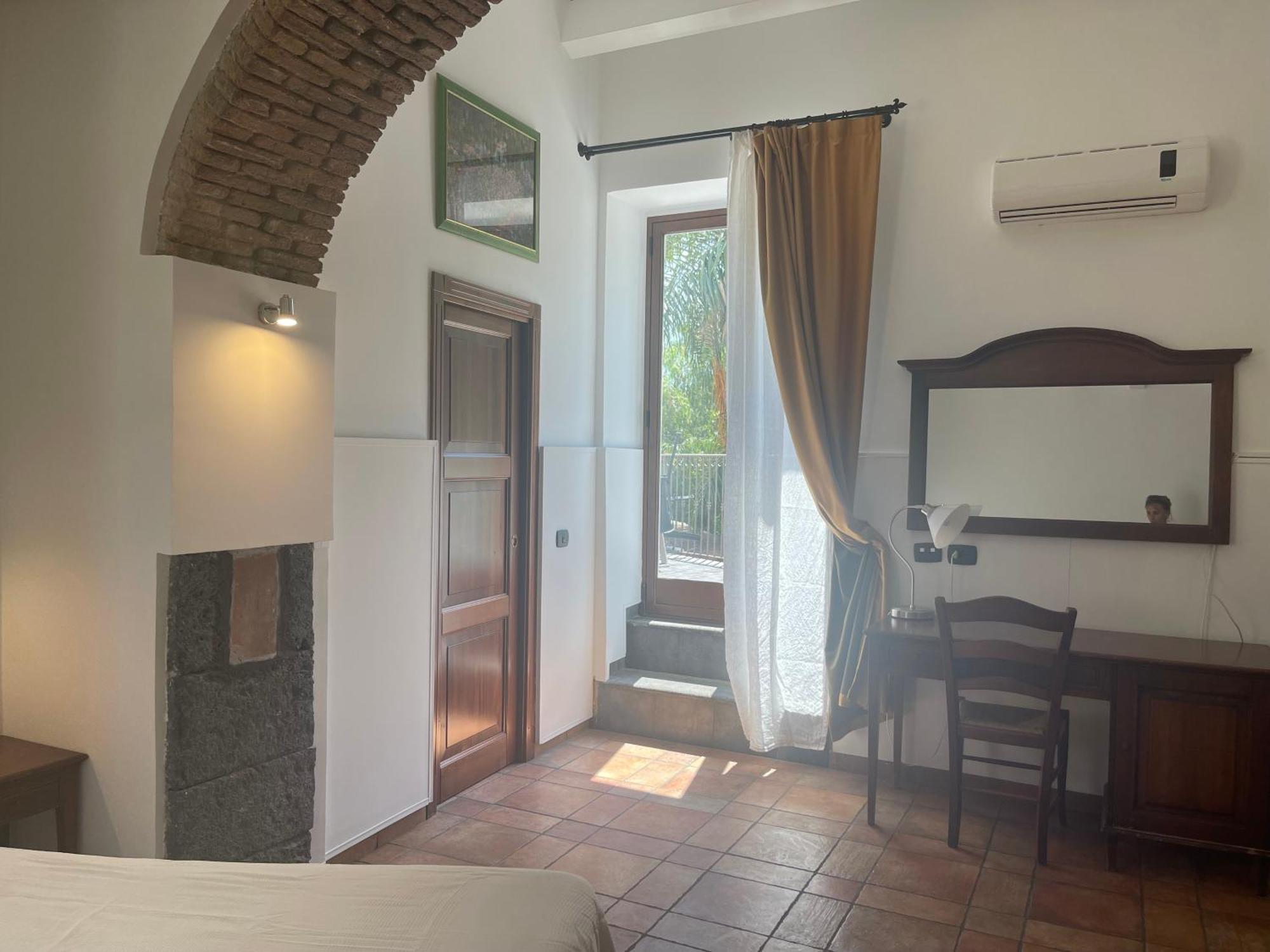 Hotel Capomulini 3 Stelle Acireale Exterior photo