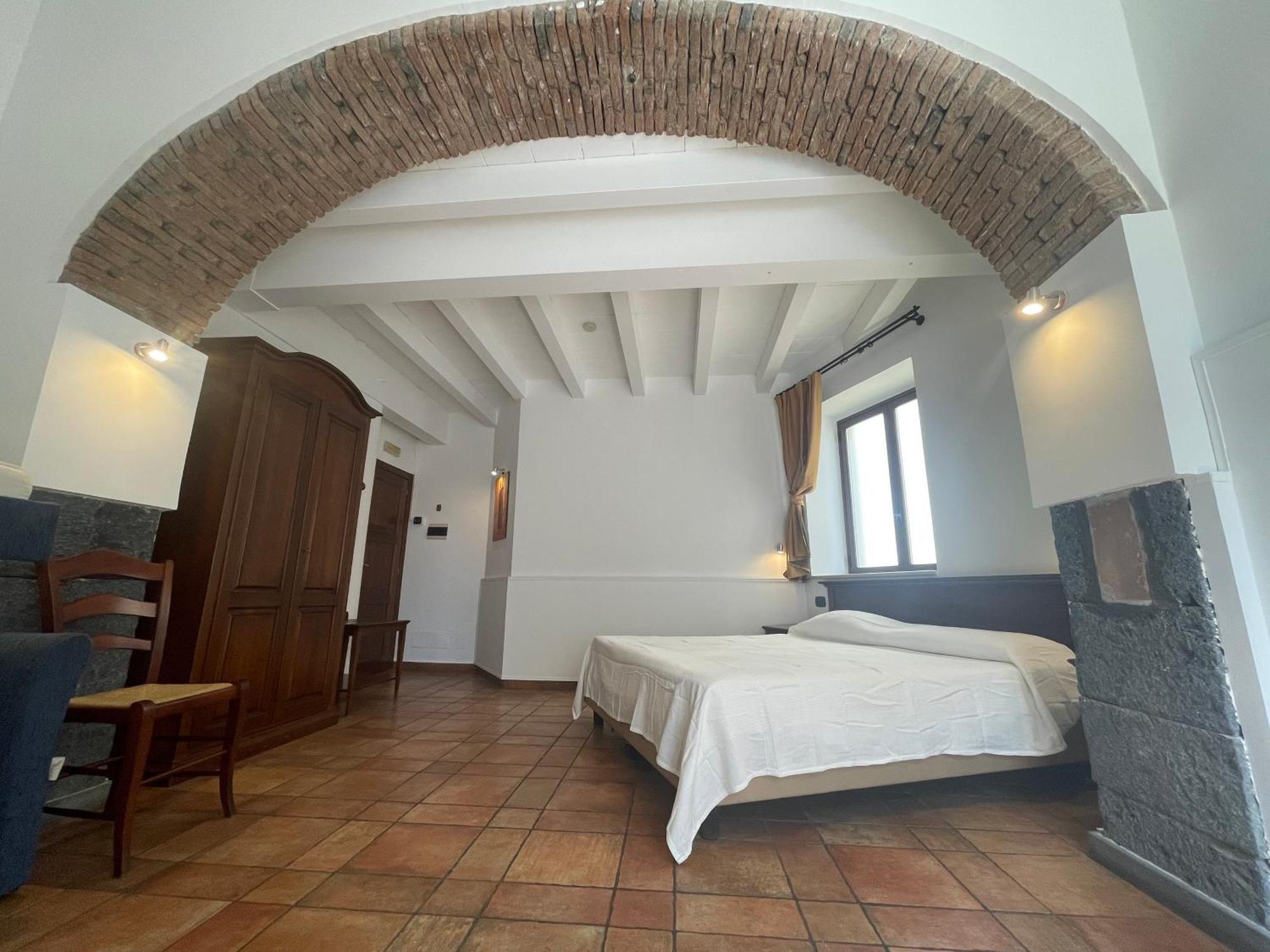 Hotel Capomulini 3 Stelle Acireale Exterior photo