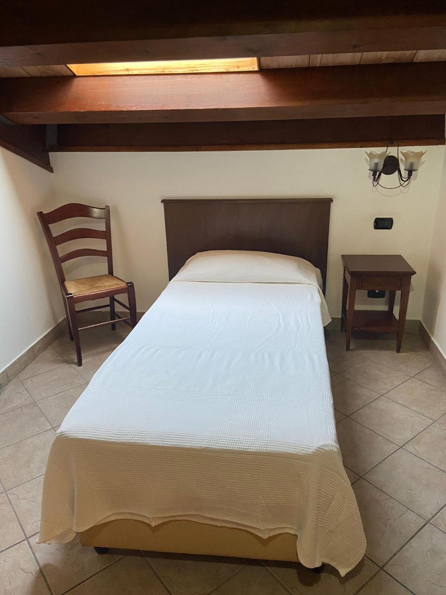Hotel Capomulini 3 Stelle Acireale Exterior photo