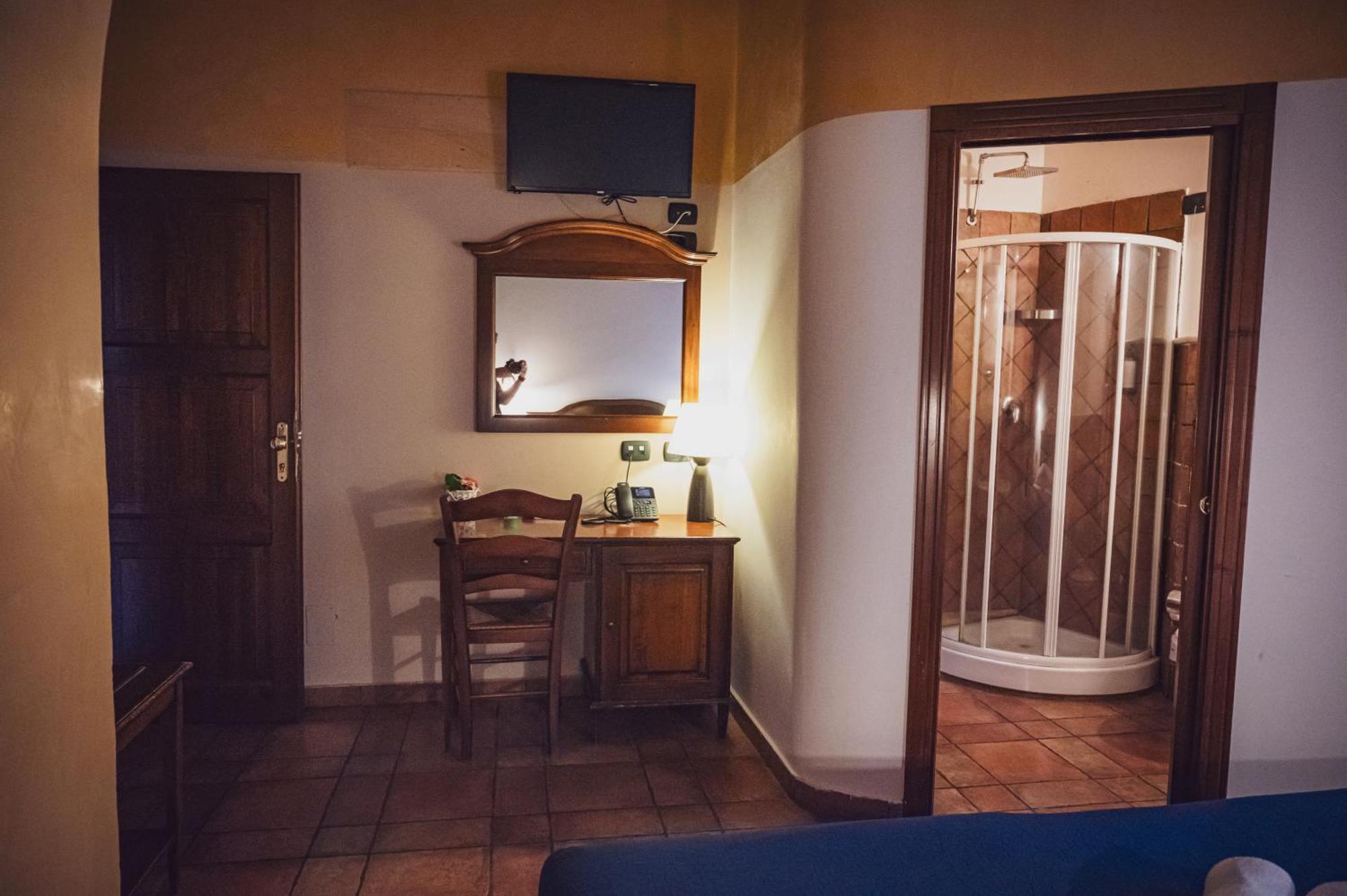 Hotel Capomulini 3 Stelle Acireale Exterior photo
